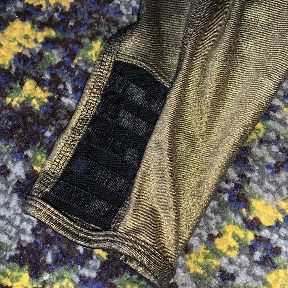 Kapital worn once
